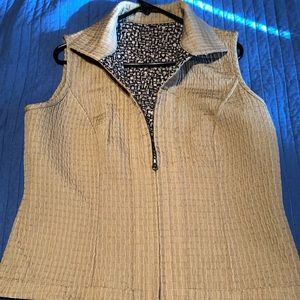 Reversible vest